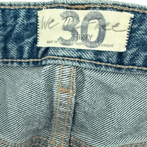 We The Free Classic Distressed Blue Jean Shorts Size 30 - Picture 6 of 8